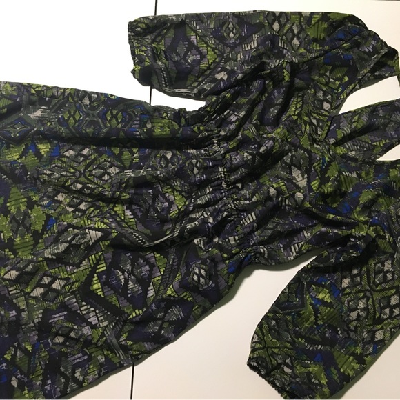 Vintage pattern Mini dress with open back - Picture 4 of 4